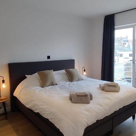Luxueus, Ruim Appartement Op 350M Van Het Strand Oostende Exteriör bild